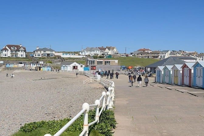 Bol-Y-Maer, Bude