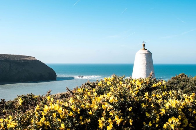 Glenfeadon Castle, Portreath Beach