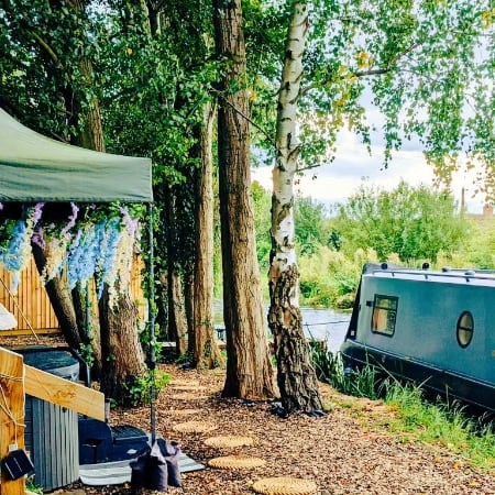 Kingfisher narrowboat, Chesterfield Canal