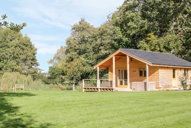 Moorhen Lodge, Welsh Borders